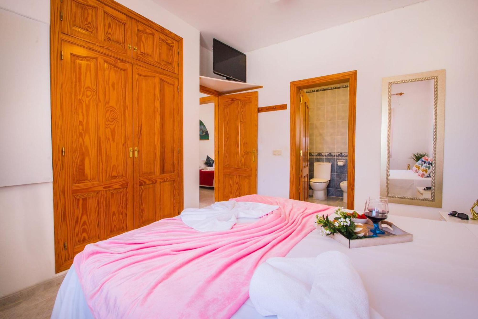 Nicole - Plusholidays Villa Calpe