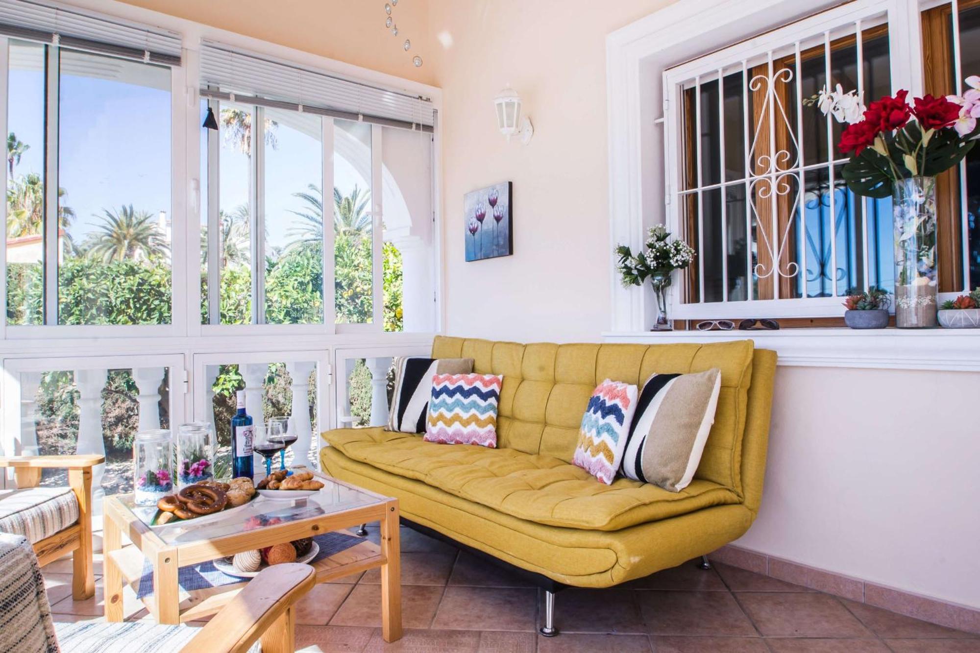 Nicole - Plusholidays Villa Calp